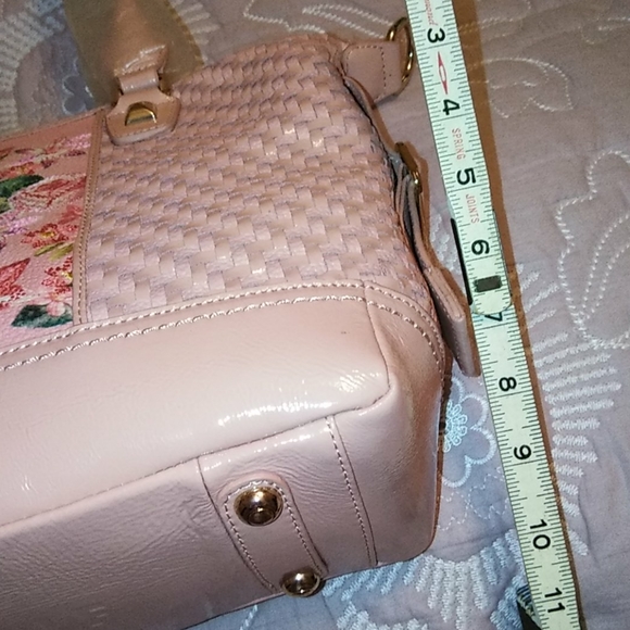 Sharif Designs 💖NY 💖 Embroidered Floral Bag 💖 - Picture 11 of 12